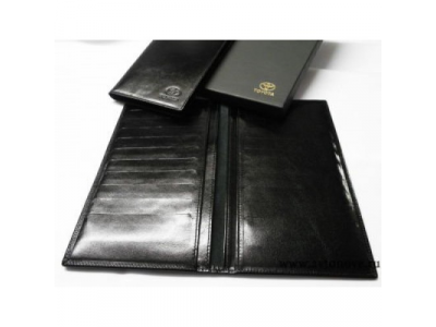 Обложка для документов и паспорта Toyota Leather Case, Black, артикул OT1100325T от Toyota Обложка для документов и паспорта Toyota Leather Case, Black, артикул OT1100325T